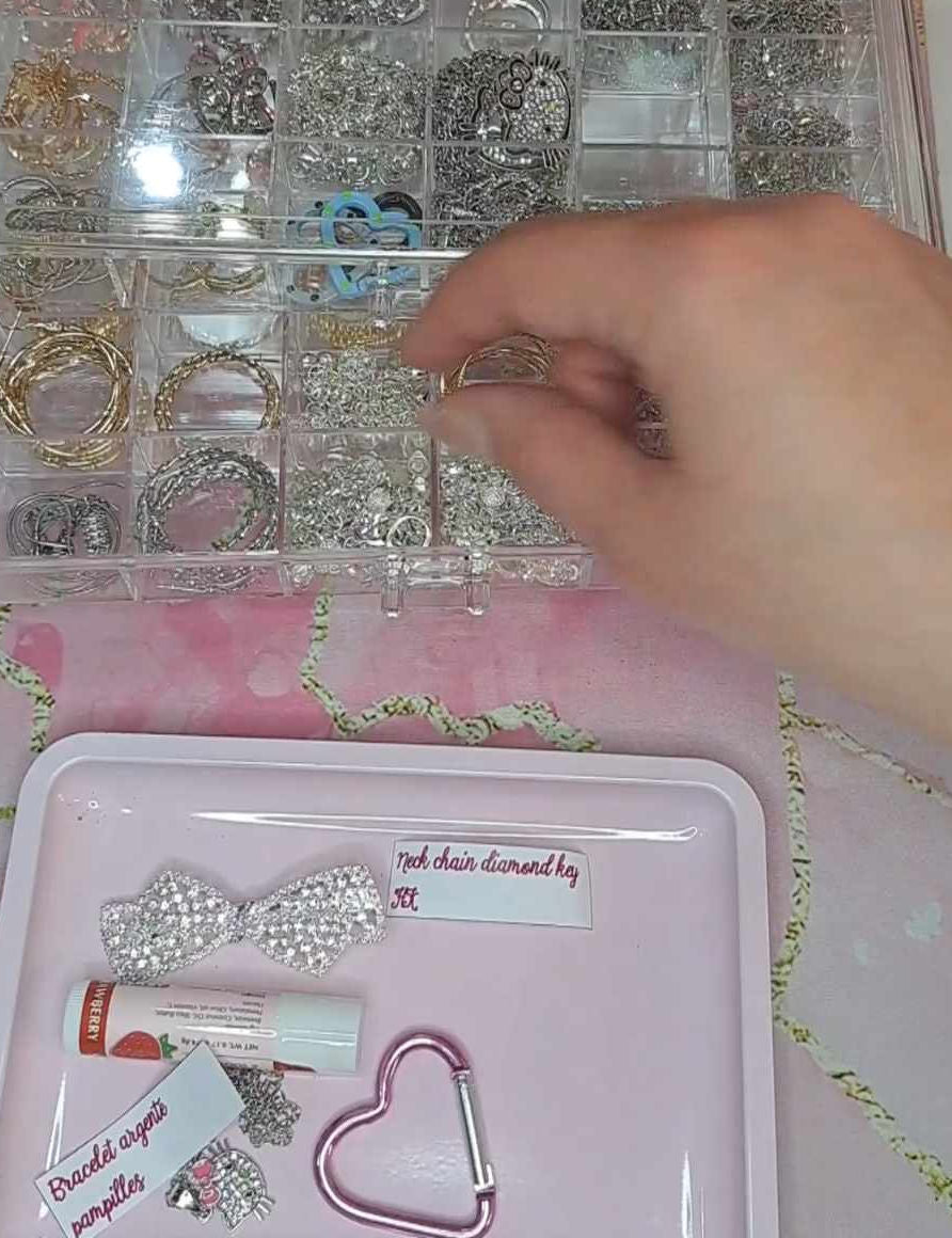 MYSTERY BALL ROSE (press on nails décorés)