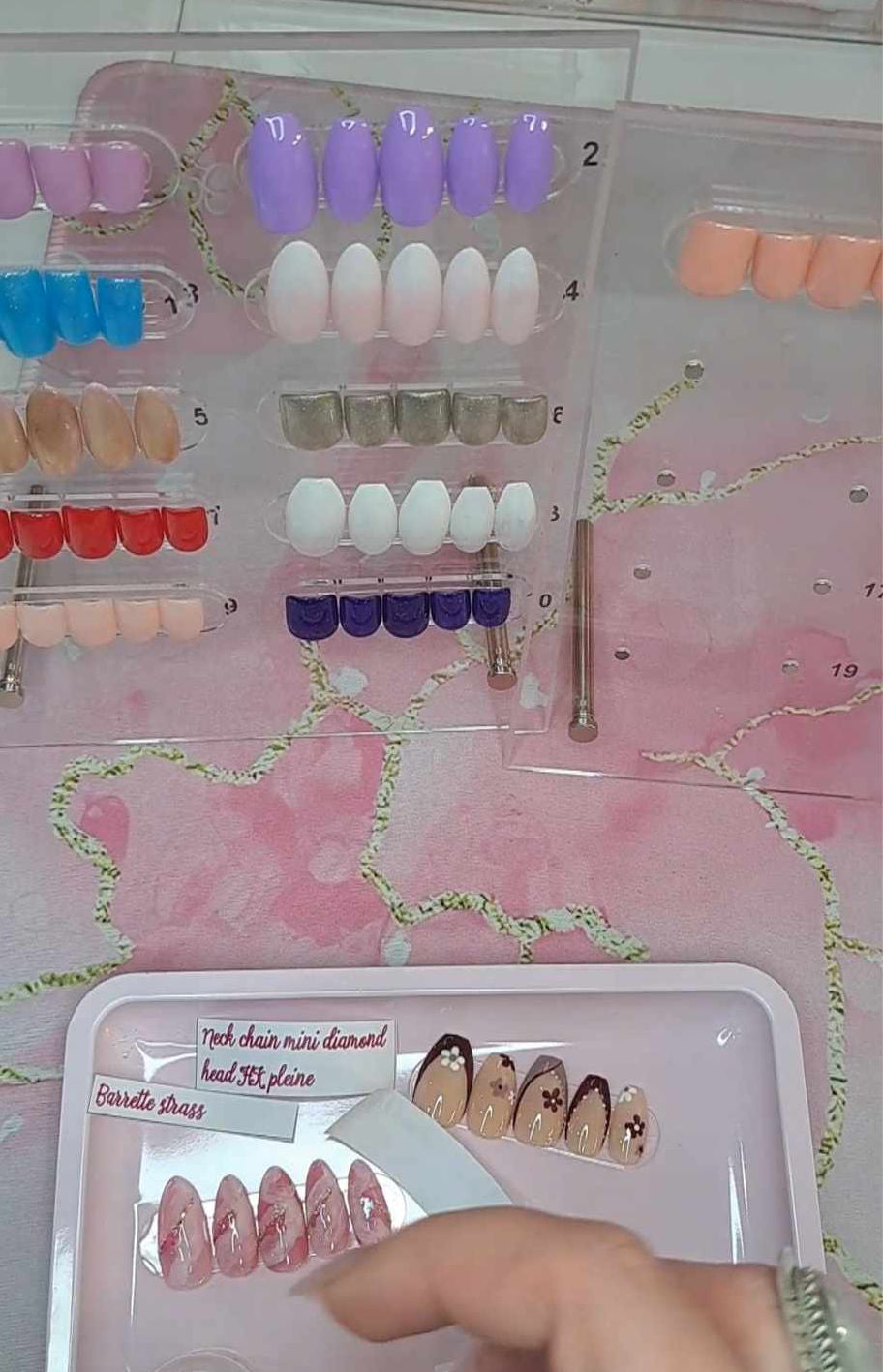 MYSTERY BALL ROSE (press on nails décorés)